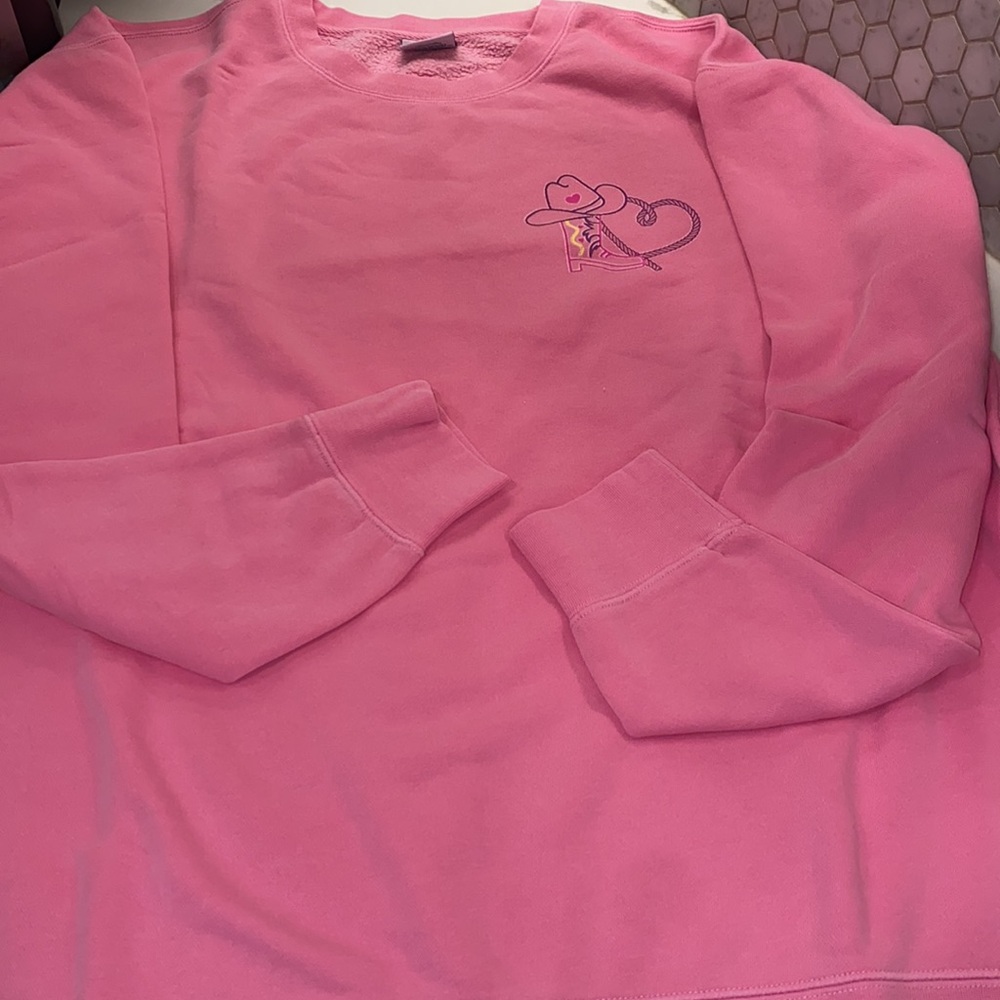 Sweatshirt Living Fully Co. Mallory Ervin Pink Howdy Lover Cowboy Hat NIB Sz XL - Picture 6 of 8